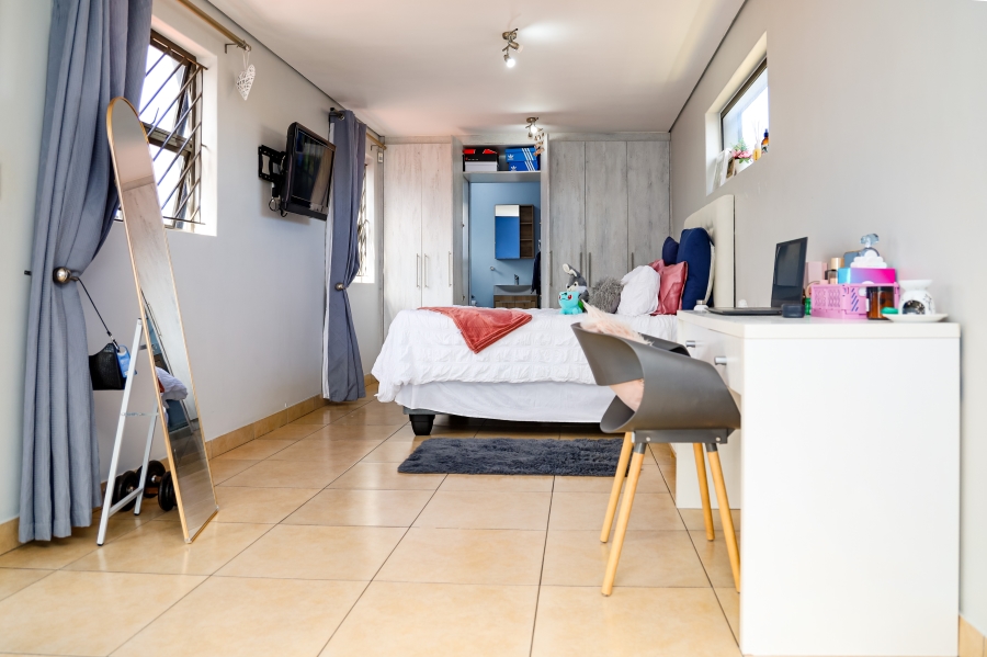 3 Bedroom Property for Sale in Strandfontein Village Western Cape